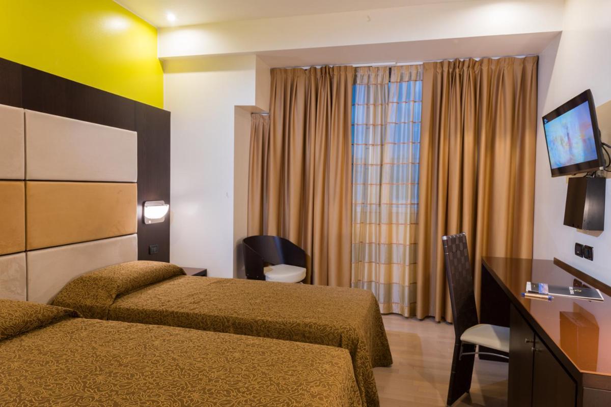 Hotel Kristal 3 Stelle Superior Zanè Esterno foto